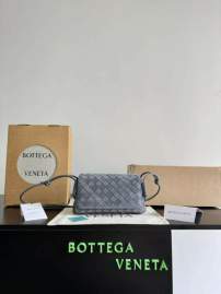 Picture of Bottega Veneta Handbags _SKUfw239241260fw